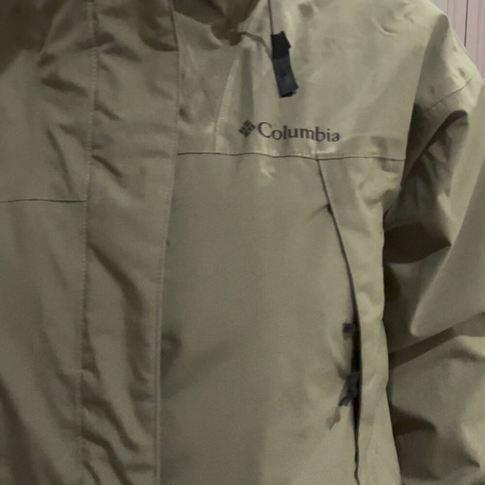 Columbia Woman rain jacket